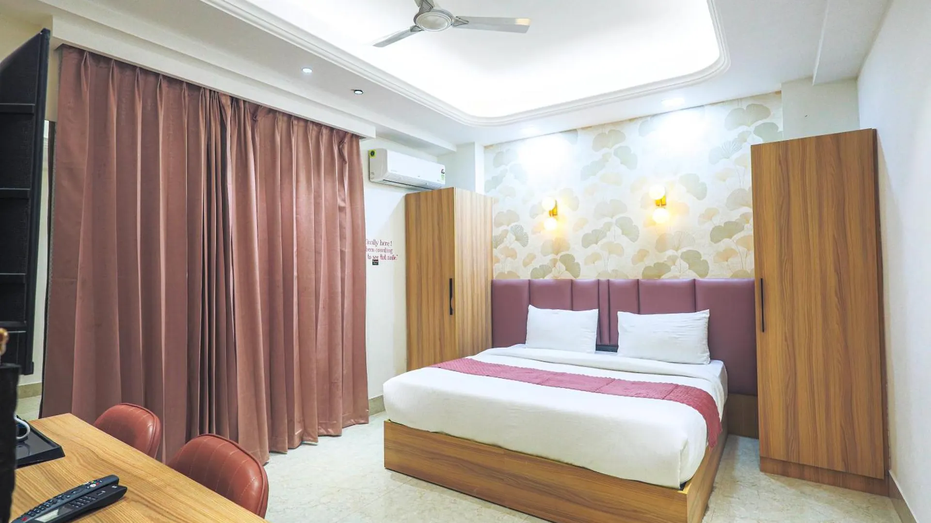 Hotel Orsom Stays Sector 53 Gurgaon