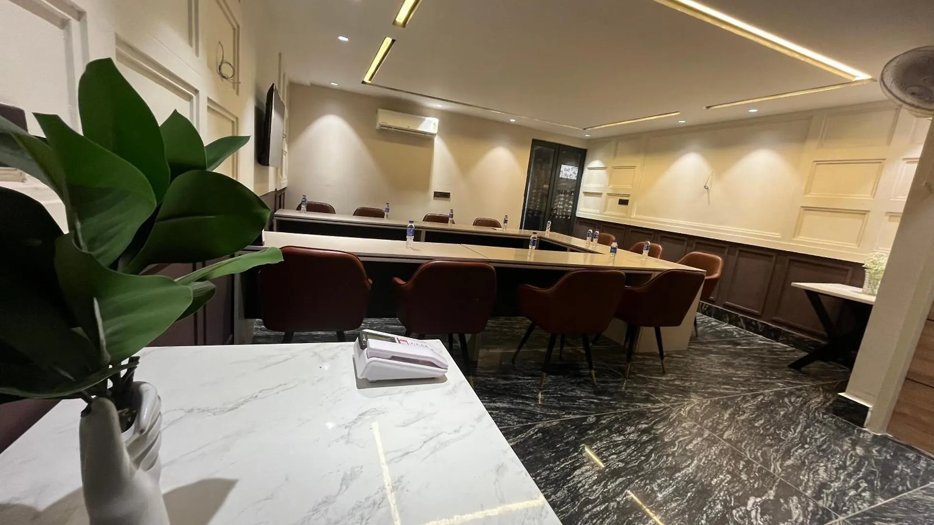 **** Hotel Orsom Stays Sector 53 Gurgaon India