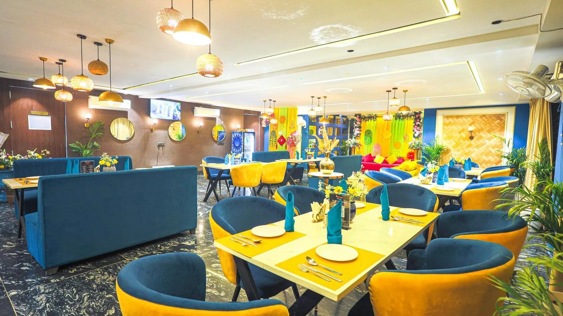 Hotel Orsom Stays Sector 53 Gurgaon