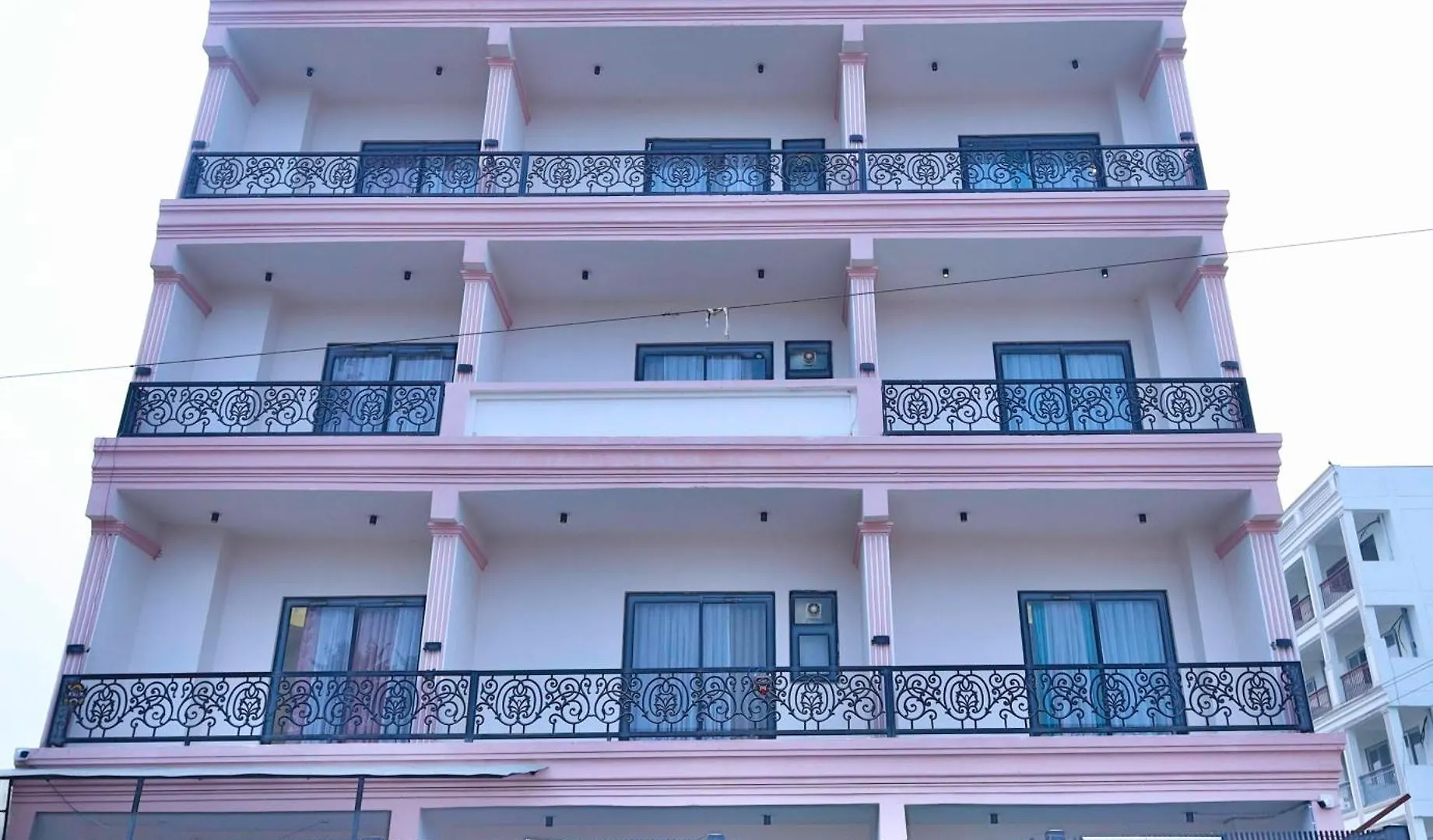 Orsom Stays Sector 53 Gurgaon 4*,  India
